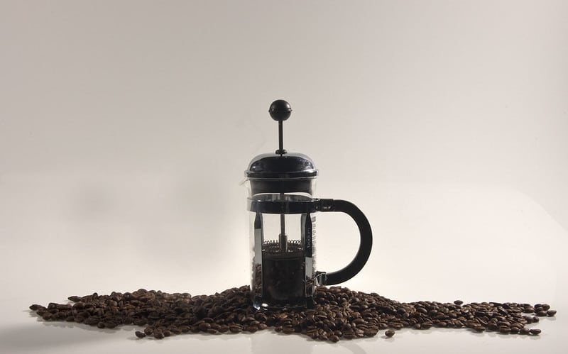 cafetière à piston pour préparer un cappuccino